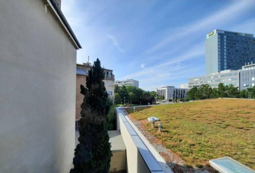 Modern And Light 2-Room Apartment Wien Exteriör bild